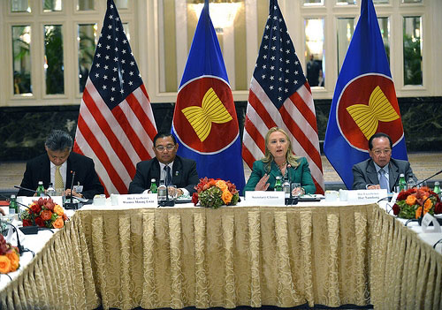 Ngoại trưởng Mỹ Hillary Clinton tại cuộc gặp các ngoại trưởng ASEAN.